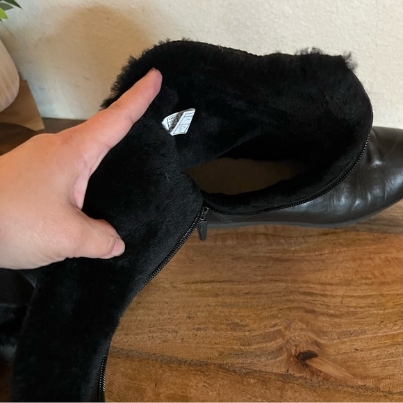 Ugg Lorna Black Leather Boot Zip Up Size 9 - Picture 10 of 14